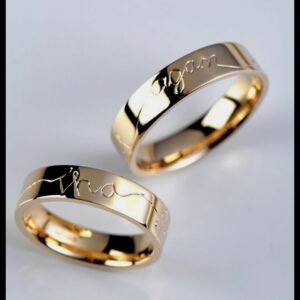 Couple Band Rings With Red Rose Case
