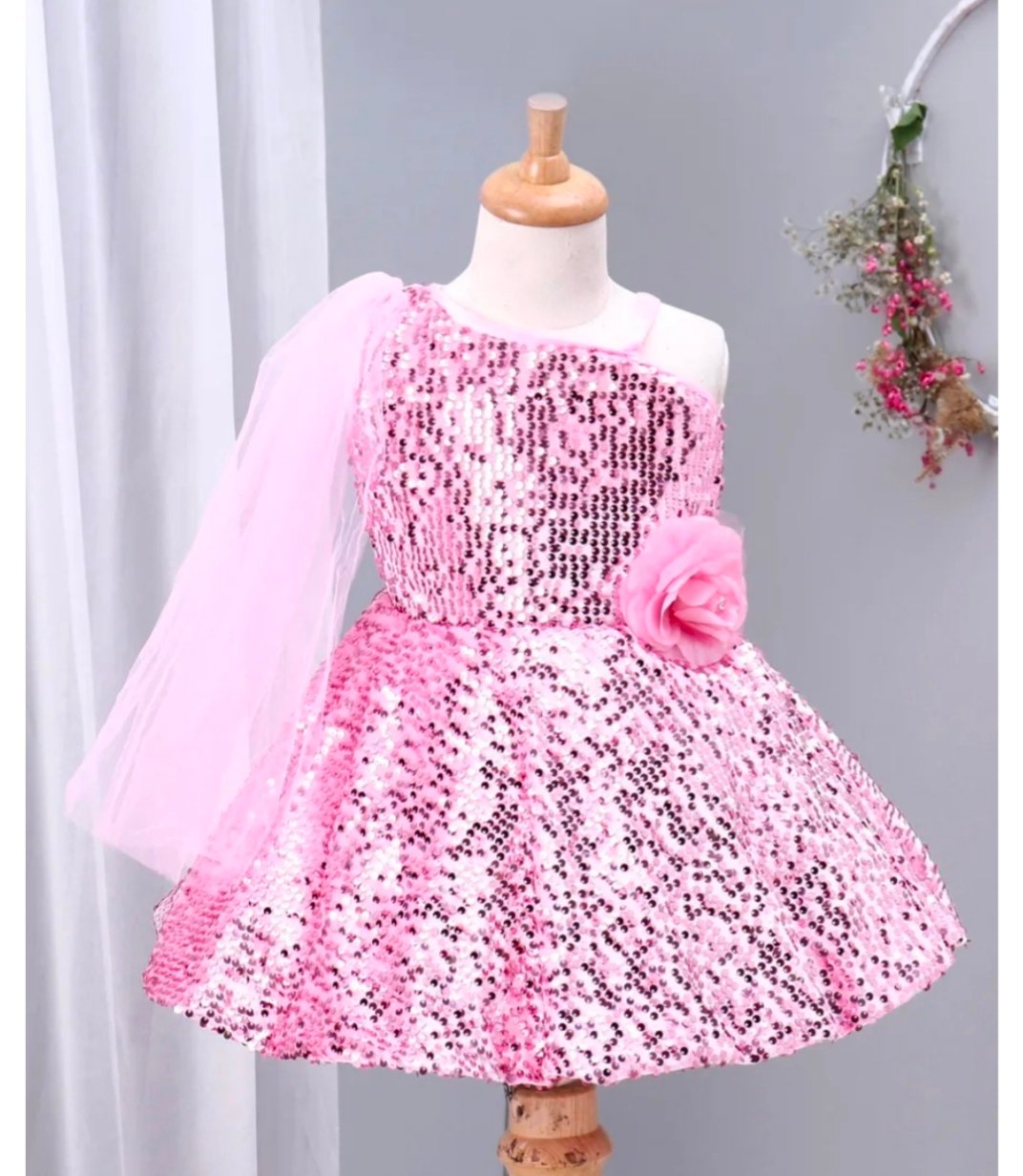 Girls Party Wear Frocks Size  M XL Pattern  Checked at Best Price in  Delhi
