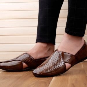 Shoes for men are easy to wear